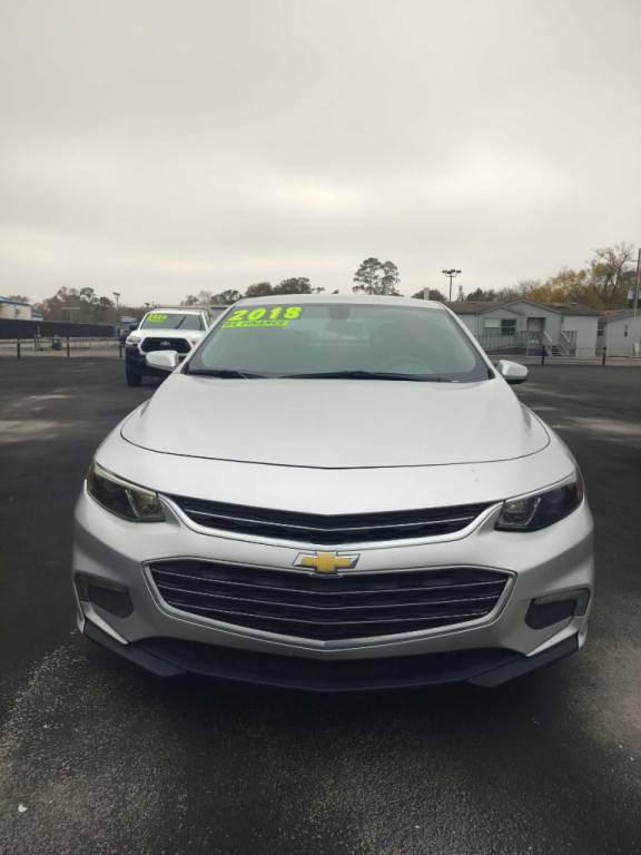 2018 Chevrolet Malibu Image 2