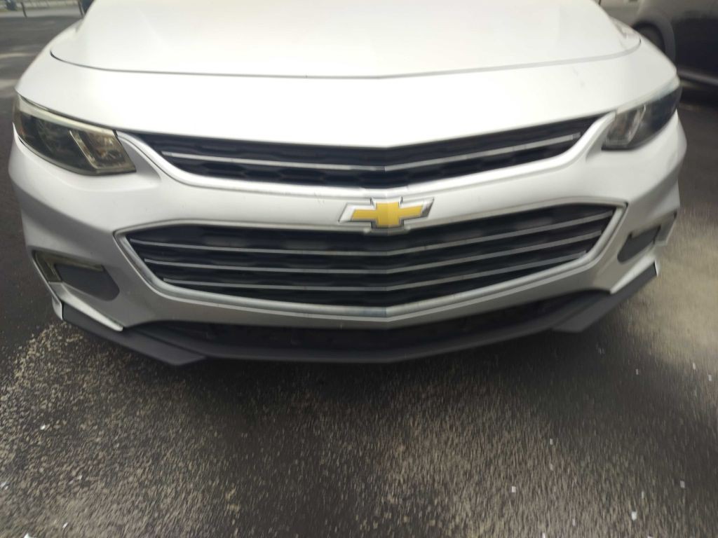 2018 Chevrolet Malibu Image 4