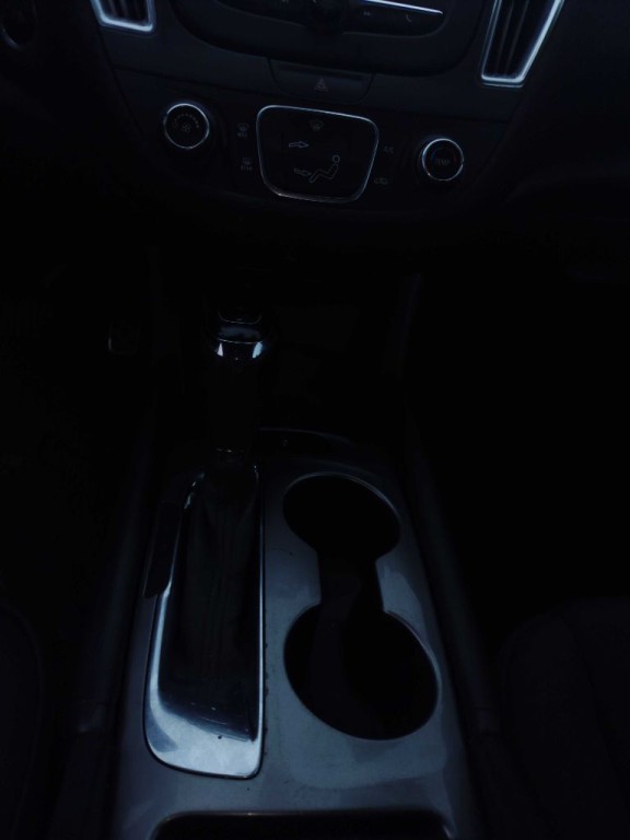 2018 Chevrolet Malibu Image 10