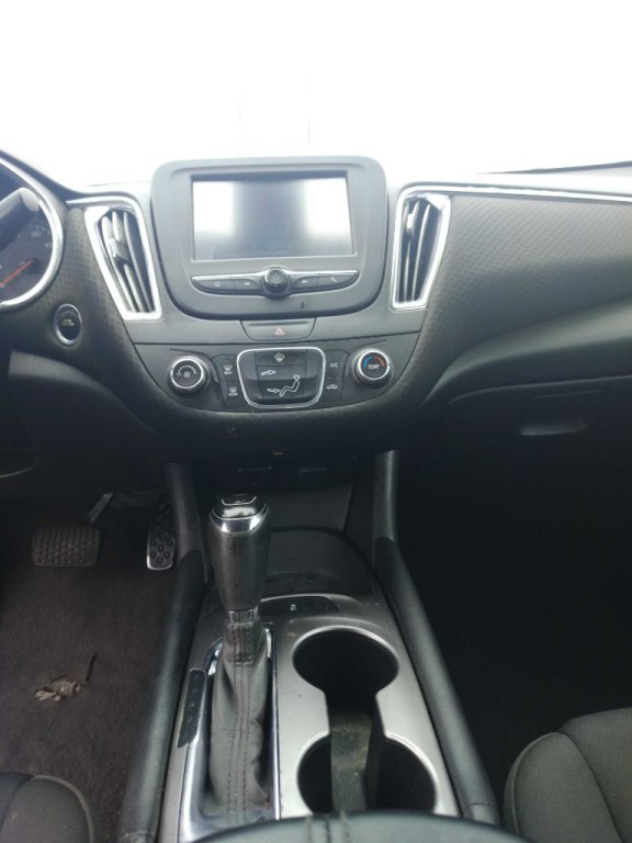 2018 Chevrolet Malibu Image 12