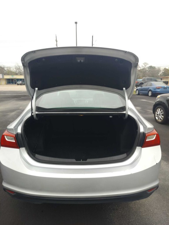 2018 Chevrolet Malibu Image 15