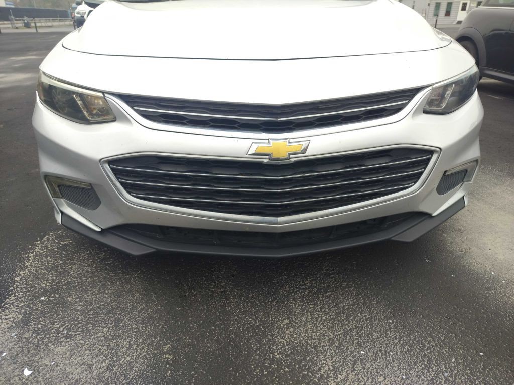 2018 Chevrolet Malibu Image 3