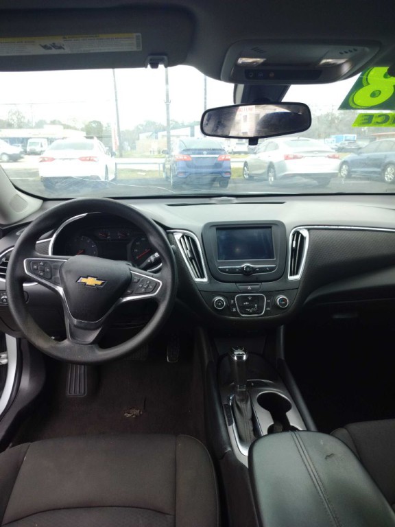 2018 Chevrolet Malibu Image 8