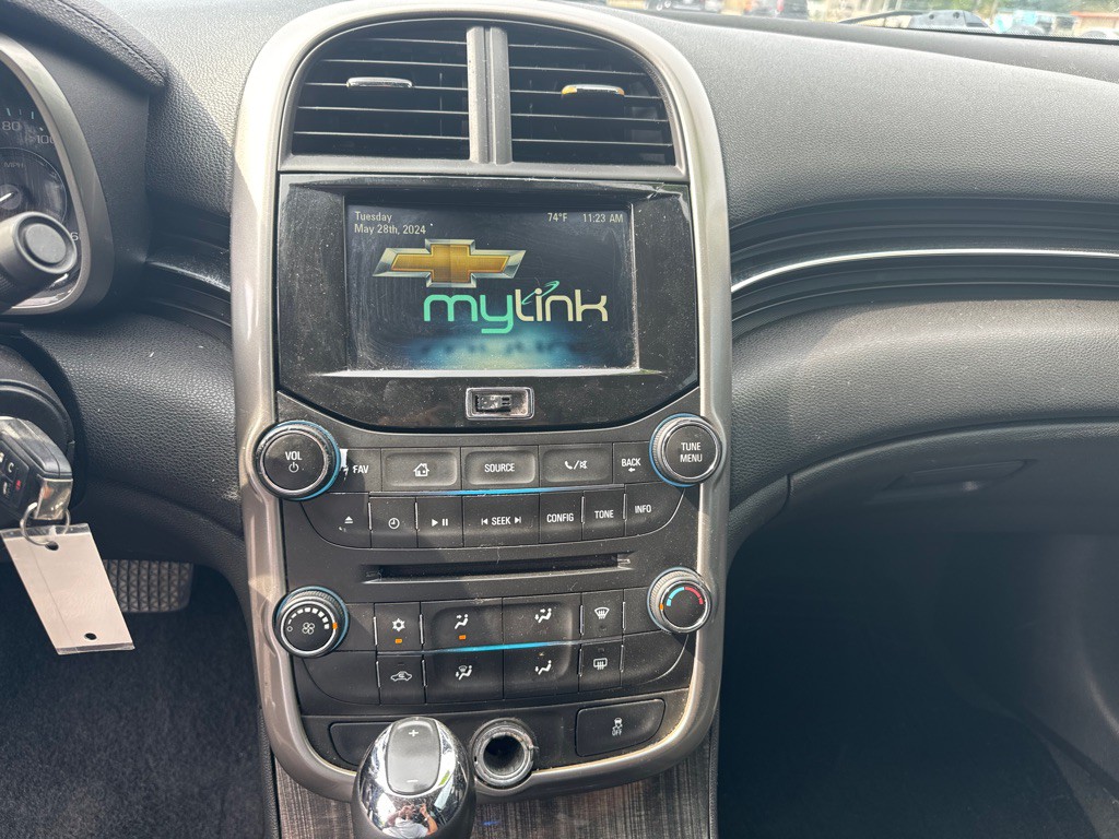 2015 Chevrolet Malibu Image 10