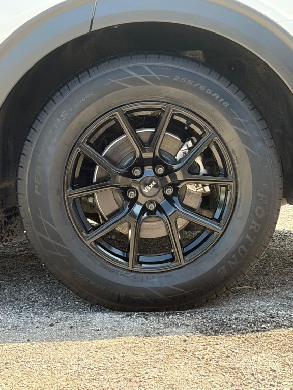 2020 Ford Explorer Image 8