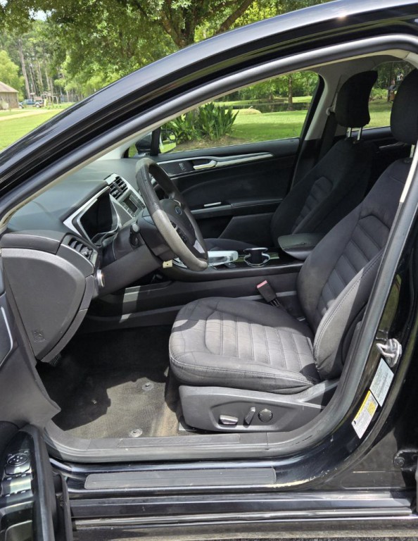 2016 Ford Fusion Image 9