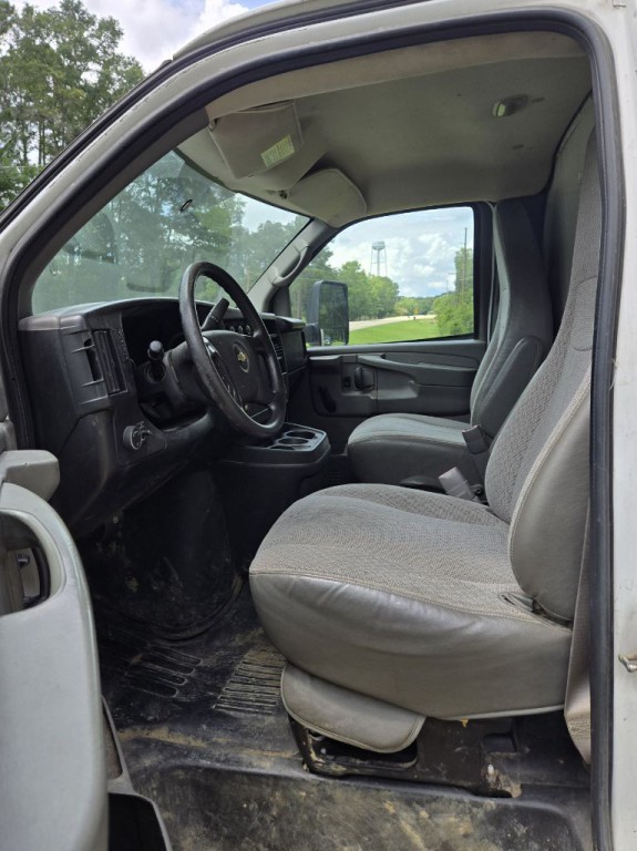 2014 Chevrolet Express Image 9