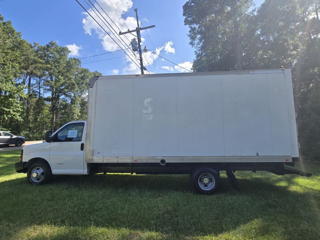 2014 Chevrolet Express Image 11