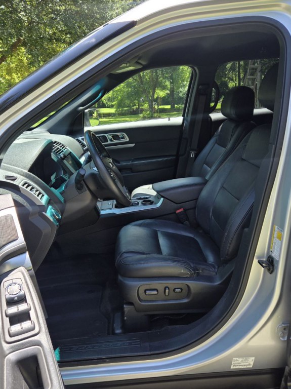 2015 Ford Explorer Image 12