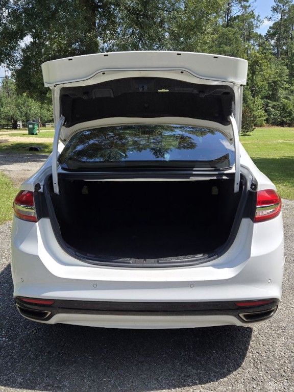 2017 Ford Fusion Image 9