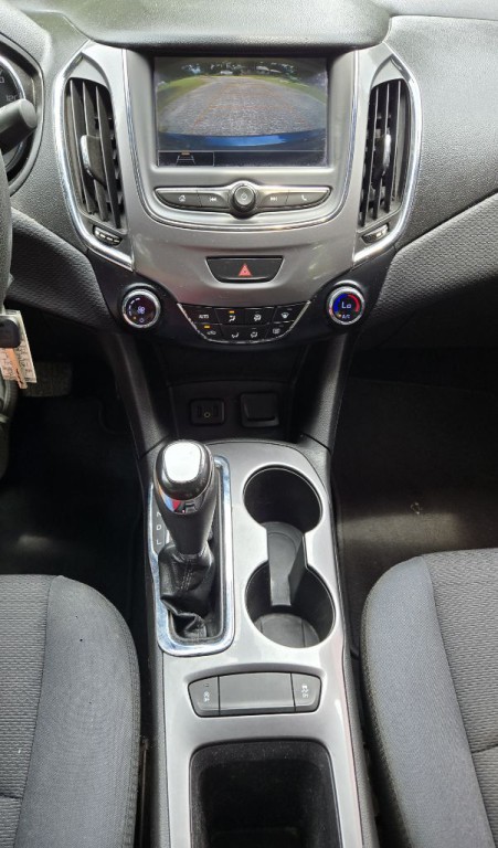 2019 Chevrolet Cruze Image 12