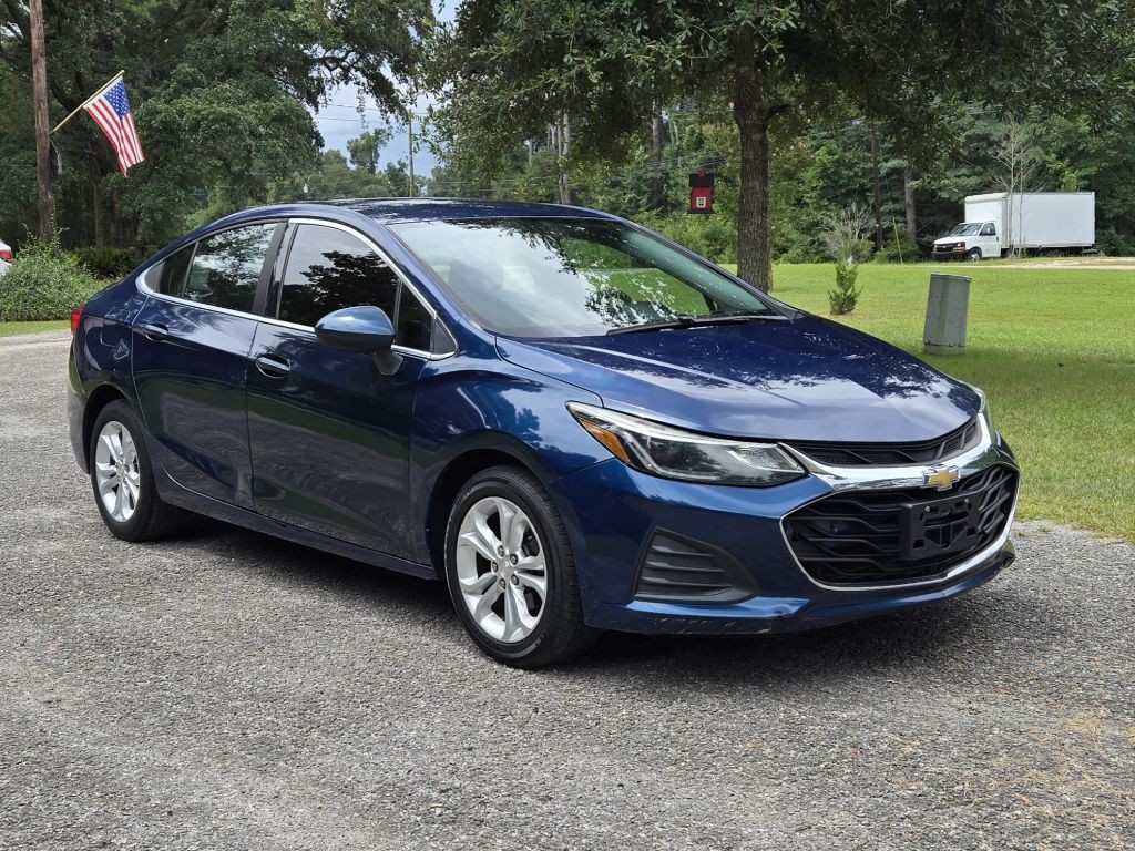 2019 Chevrolet Cruze Image 1