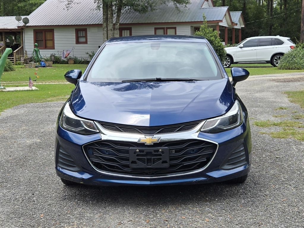 2019 Chevrolet Cruze Image 2