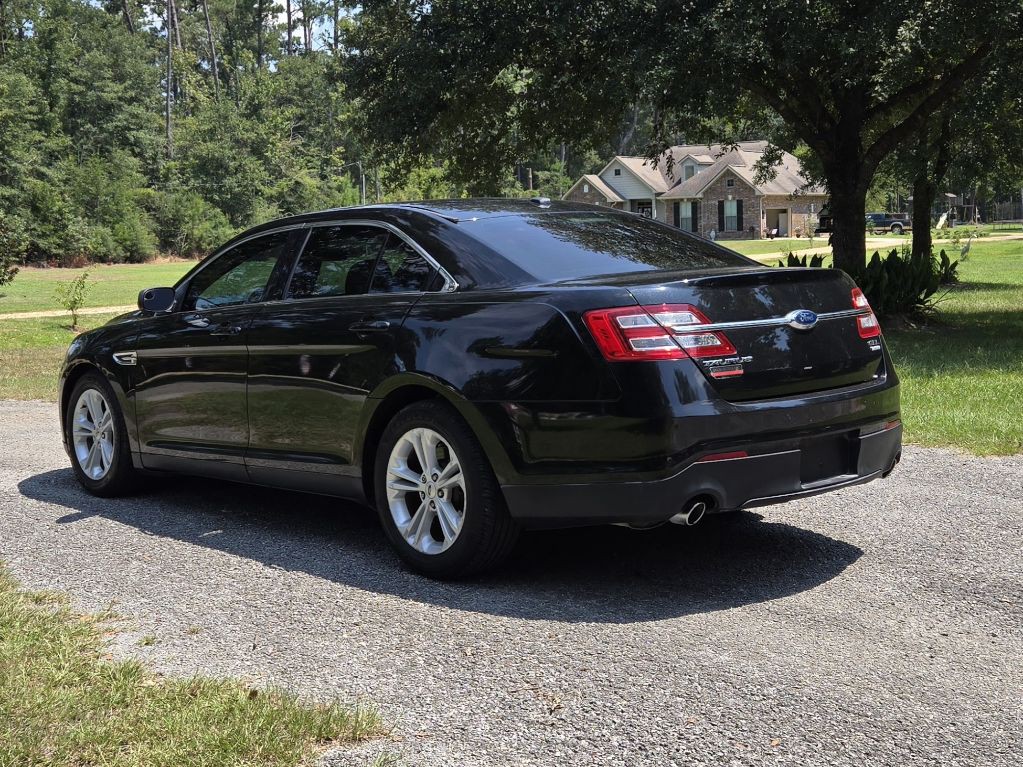 2015 Ford Taurus Image 7