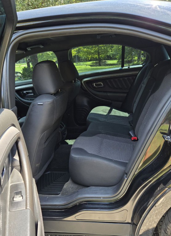 2015 Ford Taurus Image 8