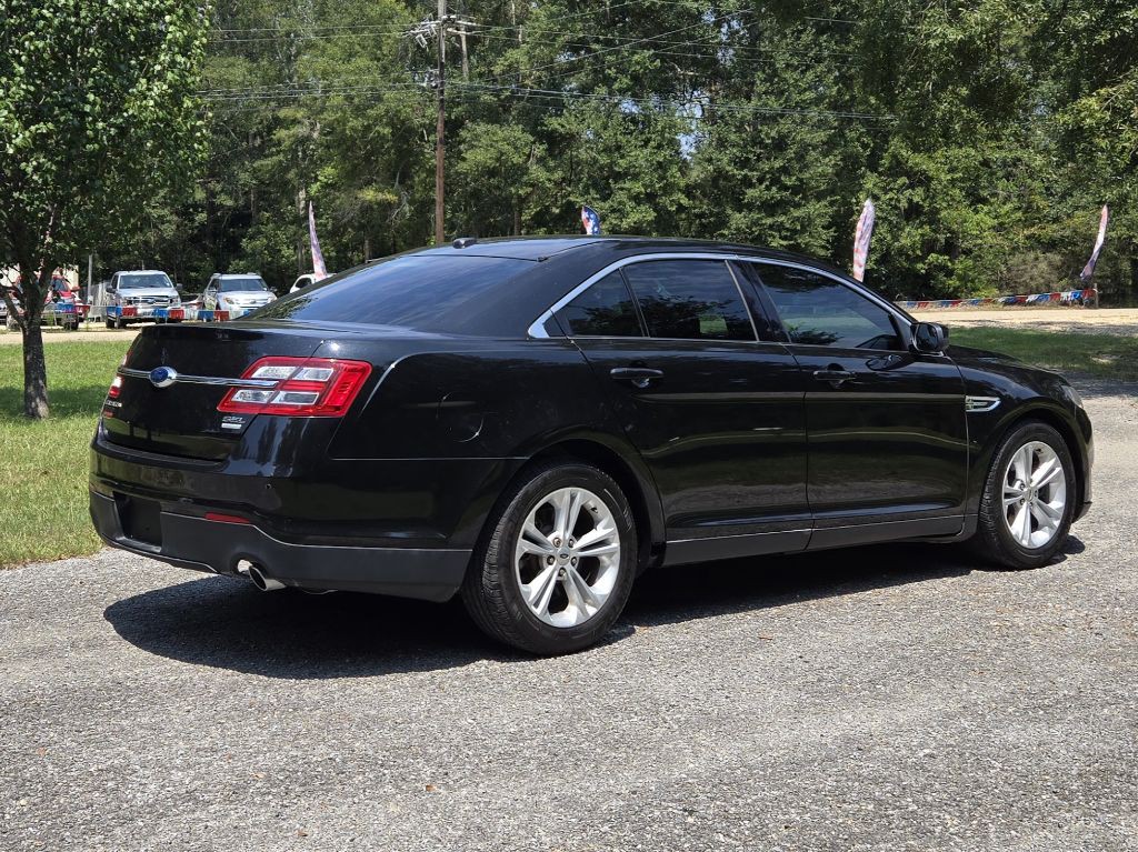 2015 Ford Taurus Image 4