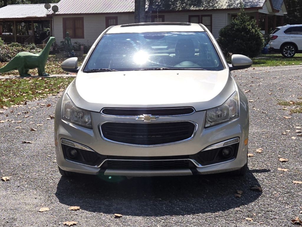 2016 Chevrolet Cruze Image 2