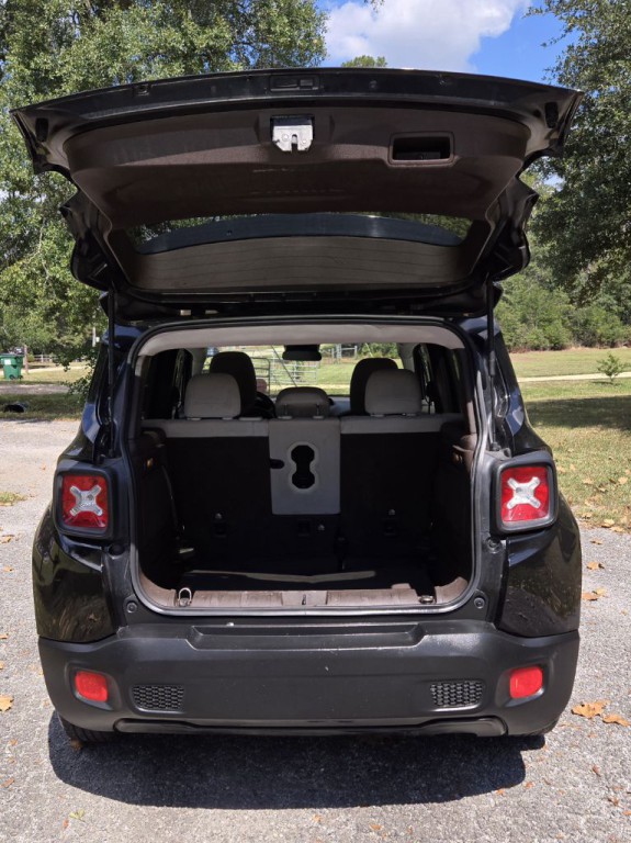 2015 Jeep Renegade Image 9