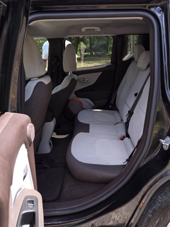 2015 Jeep Renegade Image 10