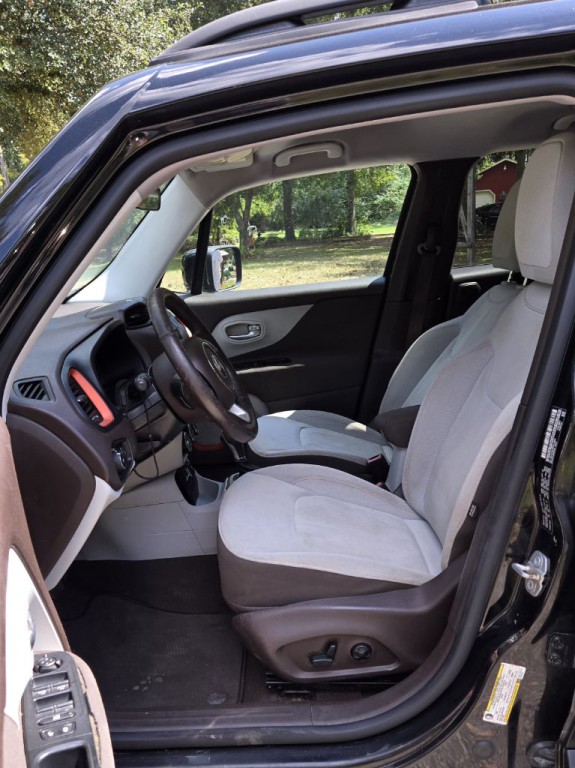 2015 Jeep Renegade Image 11
