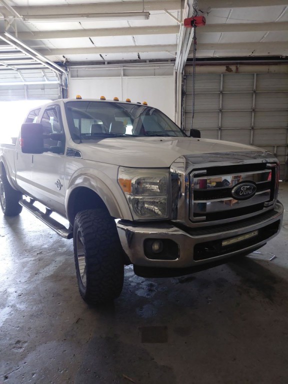 2011 Ford F-250 Image 1
