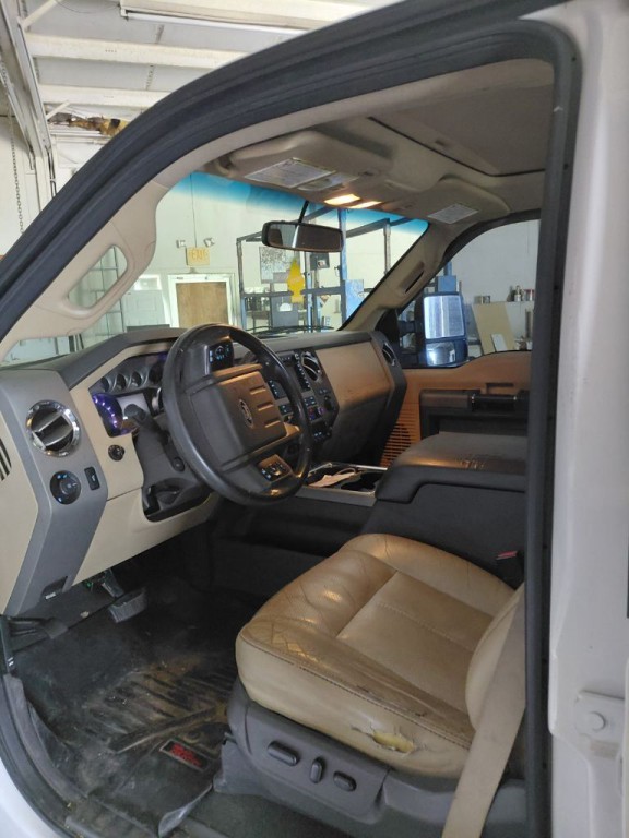 2011 Ford F-250 Image 3