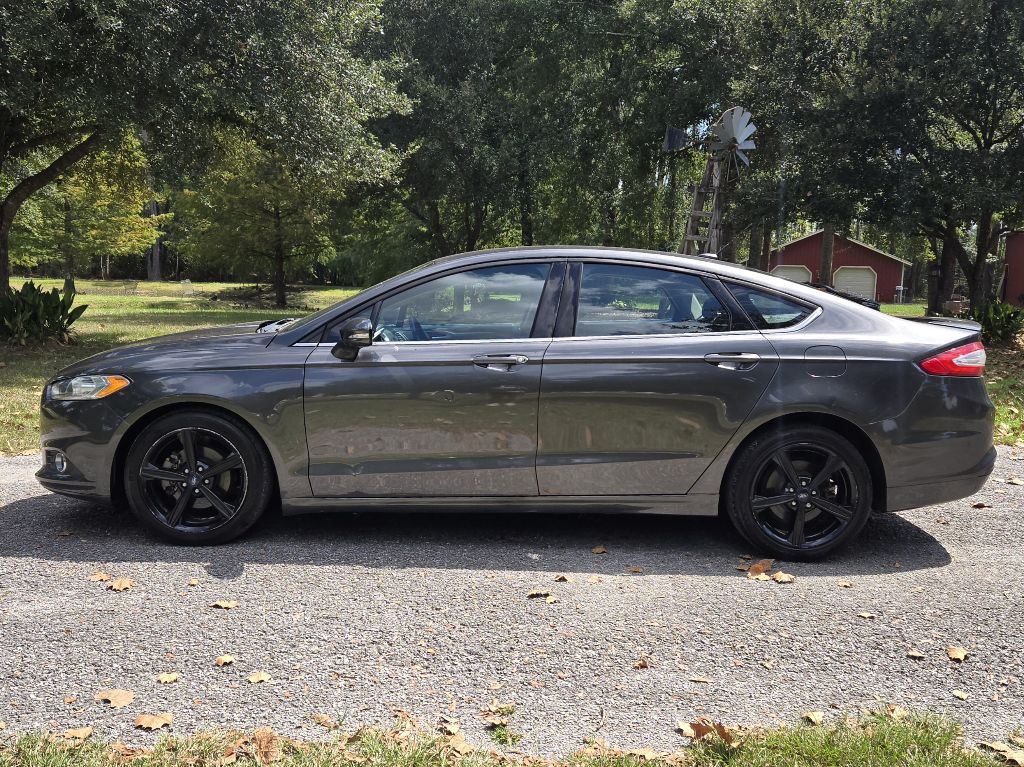 2016 Ford Fusion Image 2