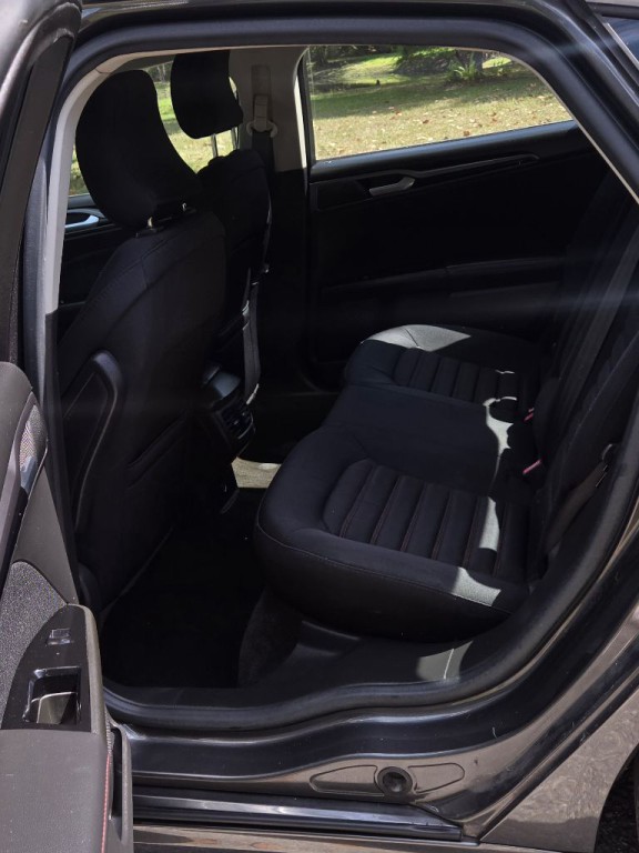 2016 Ford Fusion Image 11