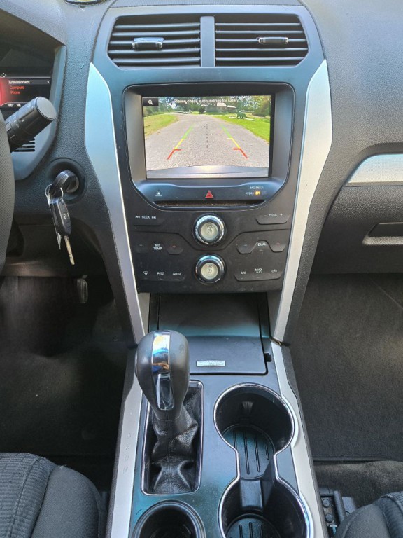 2015 Ford Explorer Image 9
