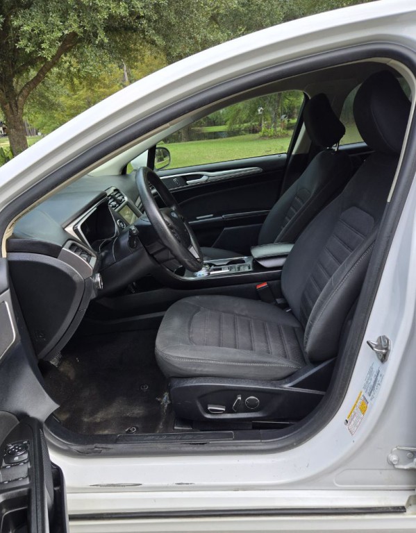 2020 Ford Fusion Image 11