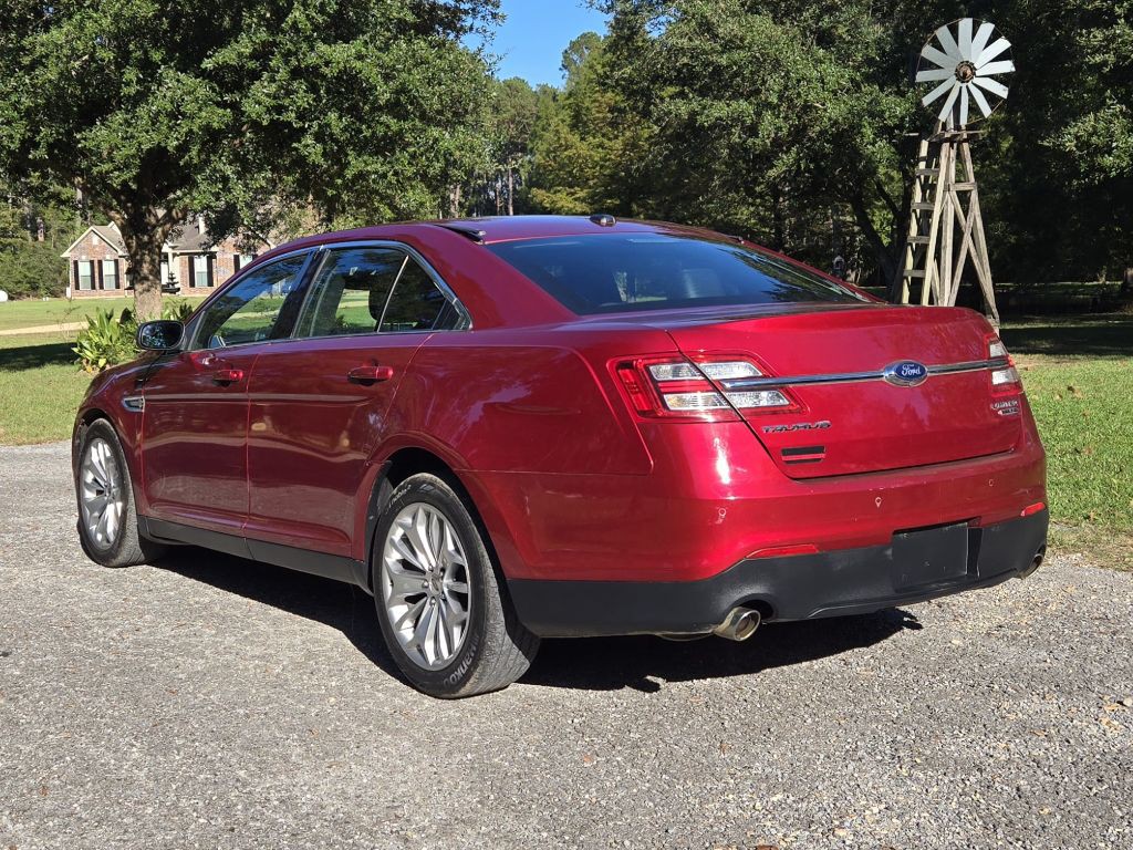 2015 Ford Taurus Image 8