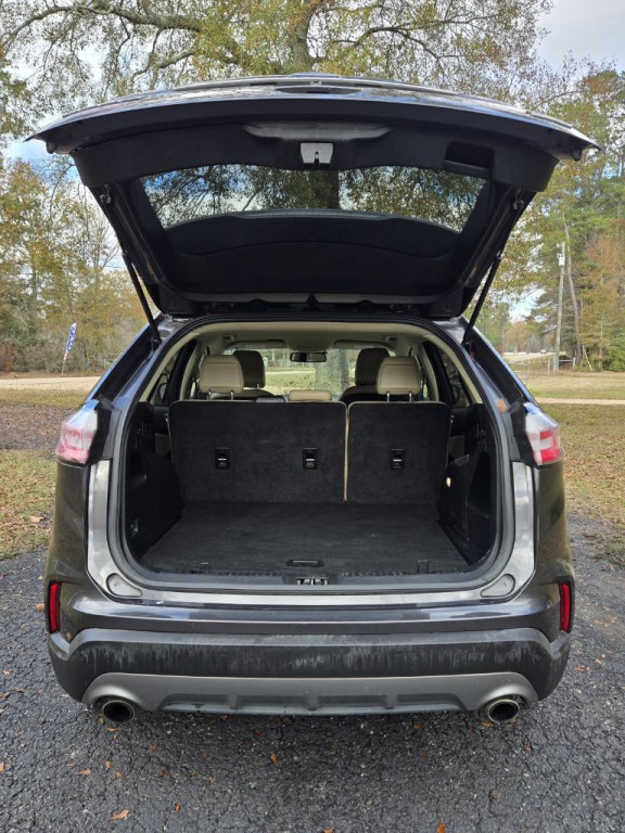 2020 Ford Edge Image 9