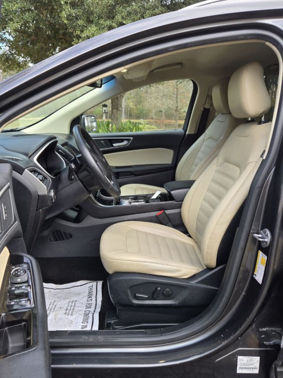 2020 Ford Edge Image 13