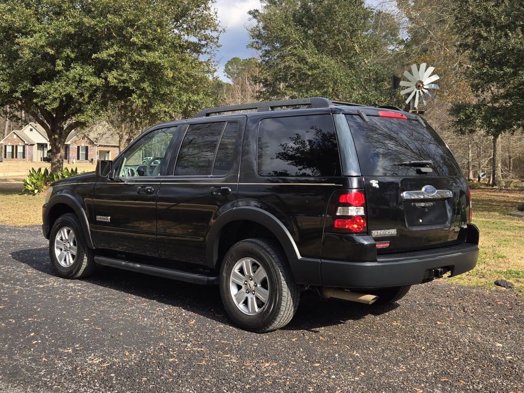 2007 Ford Explorer Image 4