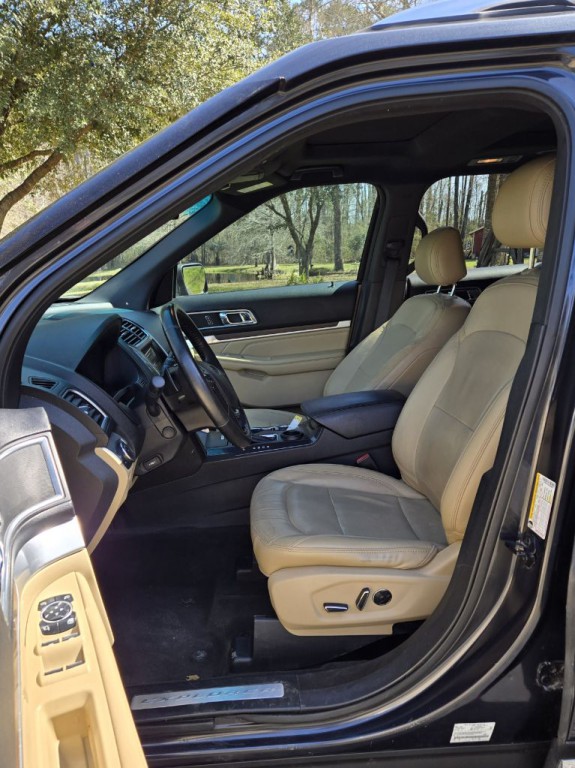 2017 Ford Explorer Image 12