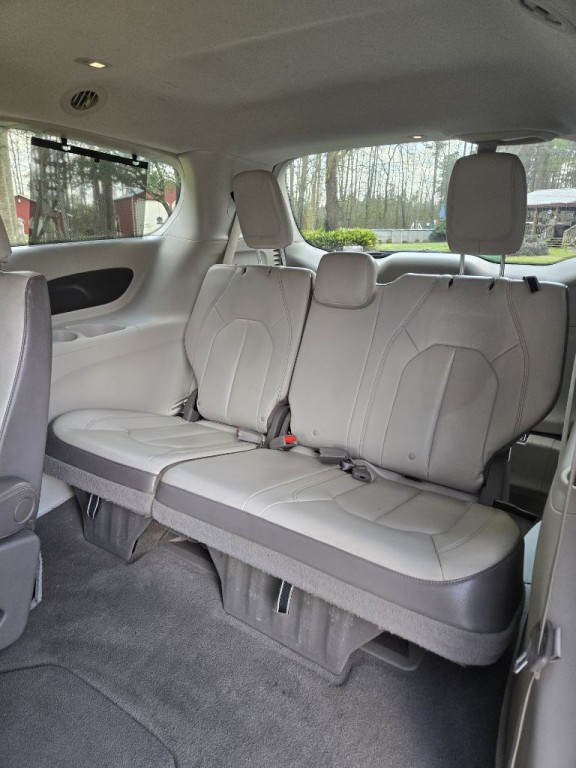 2017 Chrysler Pacifica Image 10