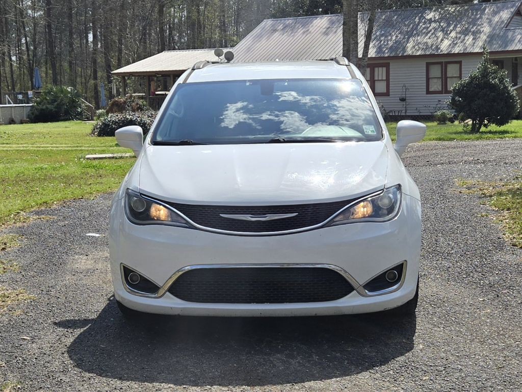 2017 Chrysler Pacifica Image 3