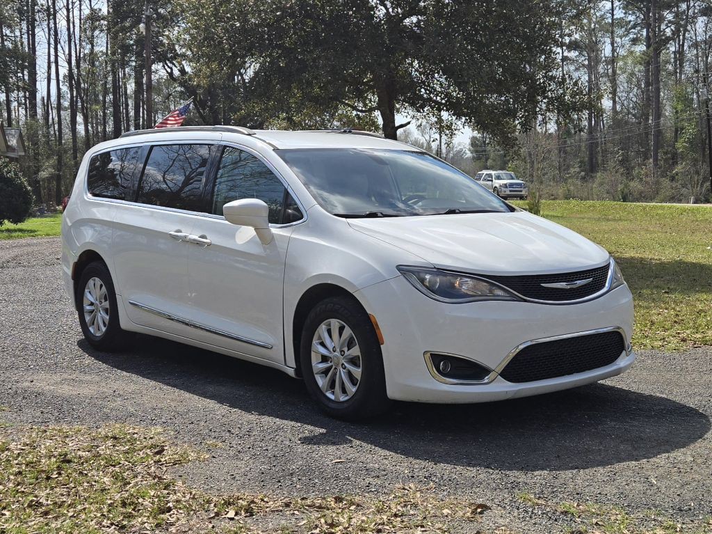 2017 Chrysler Pacifica Image 4