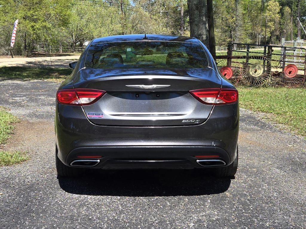 2015 Chrysler 200 Image 4