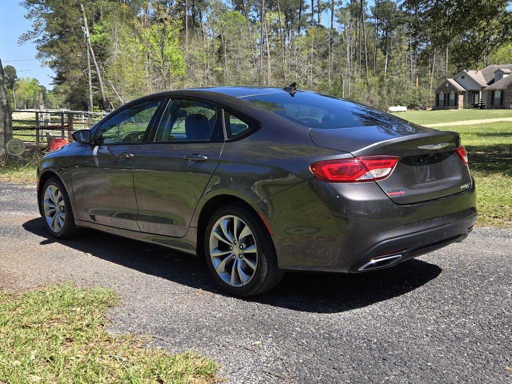 2015 Chrysler 200 Image 6