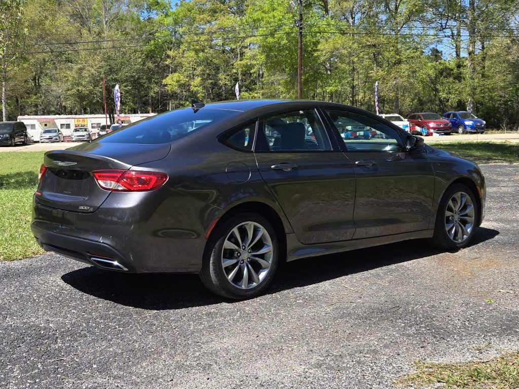 2015 Chrysler 200 Image 8