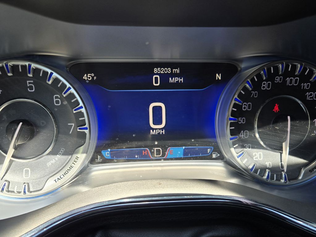 2015 Chrysler 200 Image 12