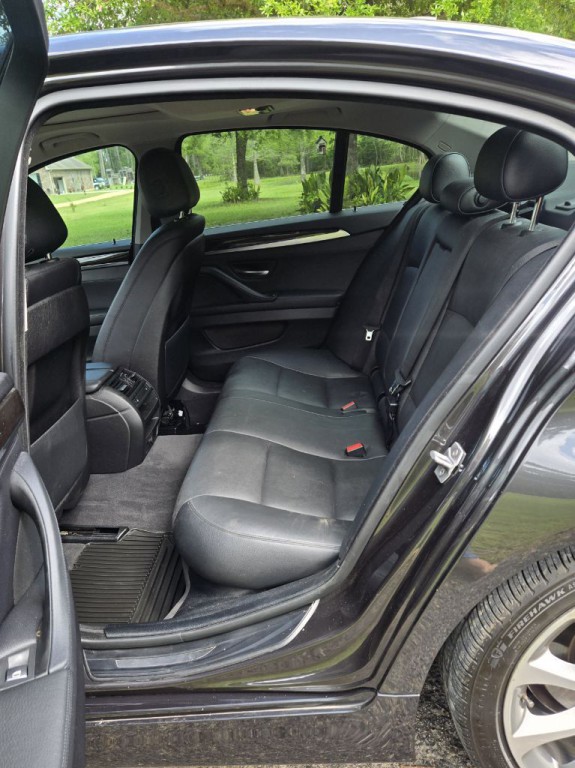 2016 BMW 5 Series Image 9