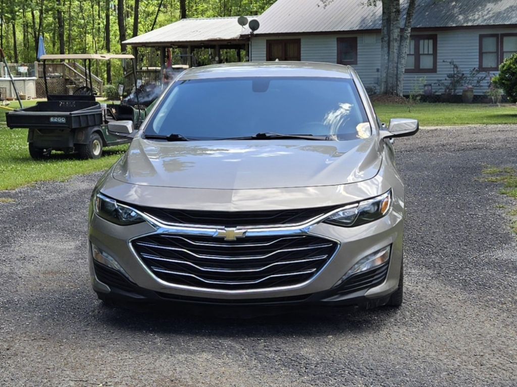 2022 Chevrolet Malibu Image 2