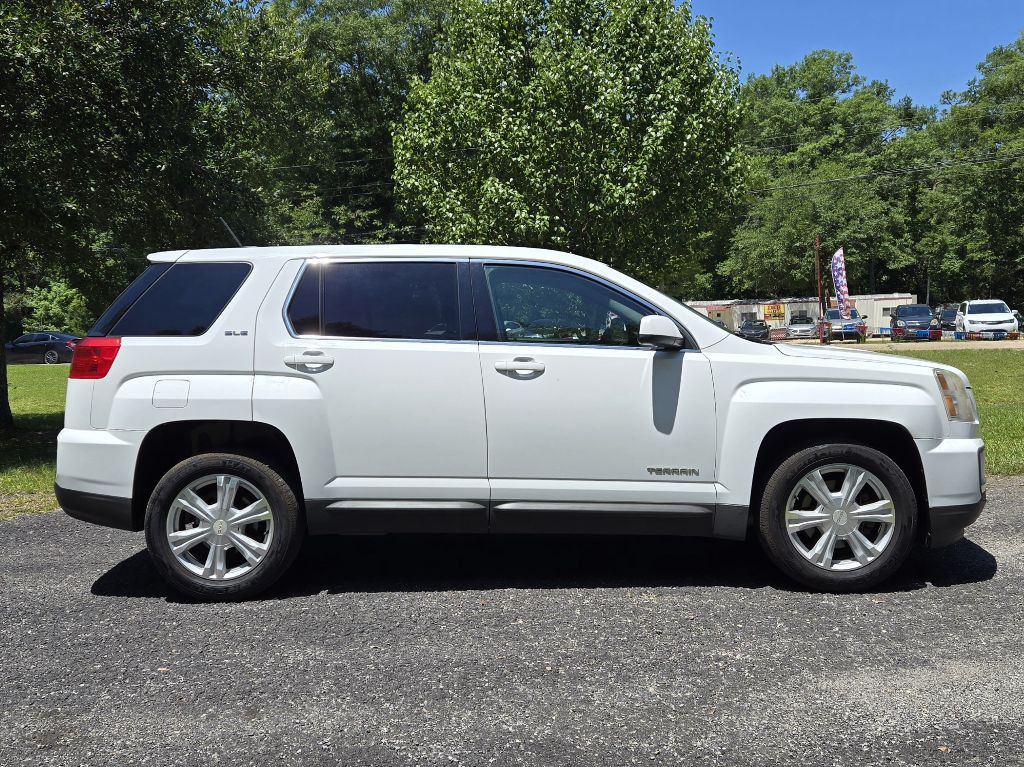 2017 GMC Terrain Image 2
