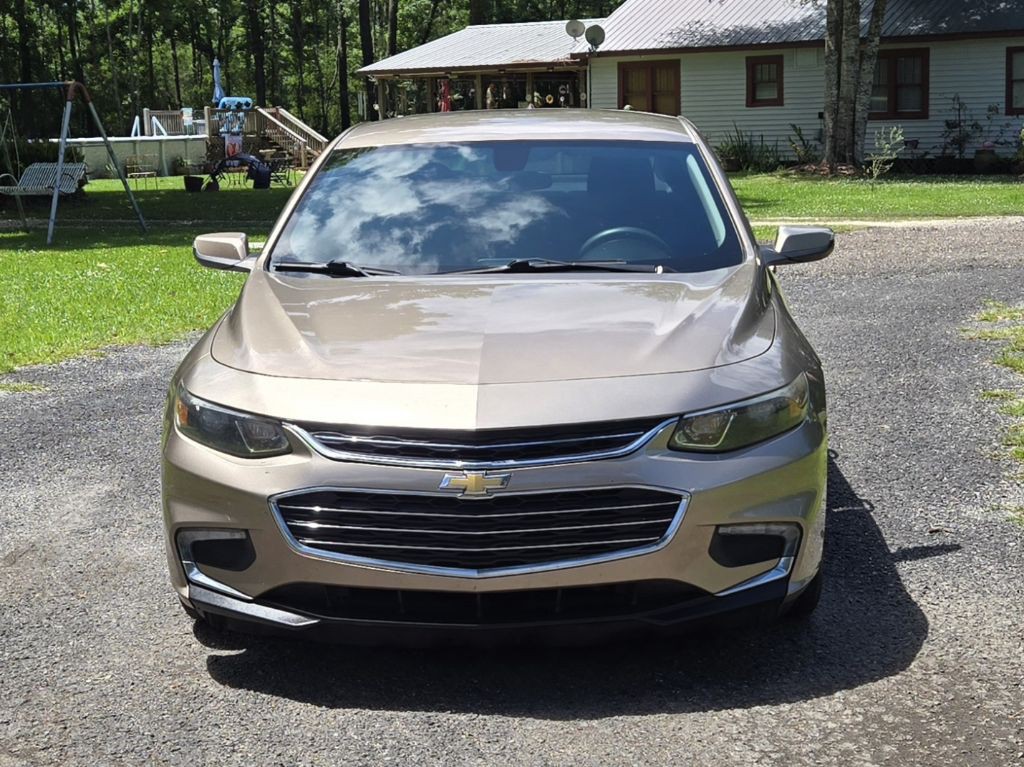 2018 Chevrolet Malibu Image 2