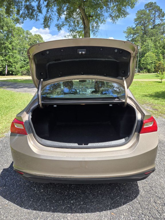 2018 Chevrolet Malibu Image 9