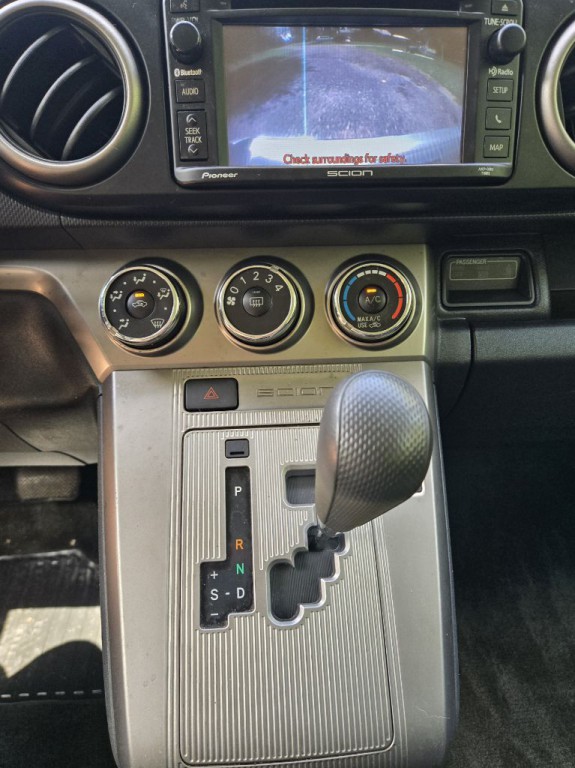 2015 Scion xB Image 9