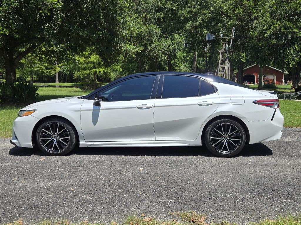 2019 Toyota Camry Image 2