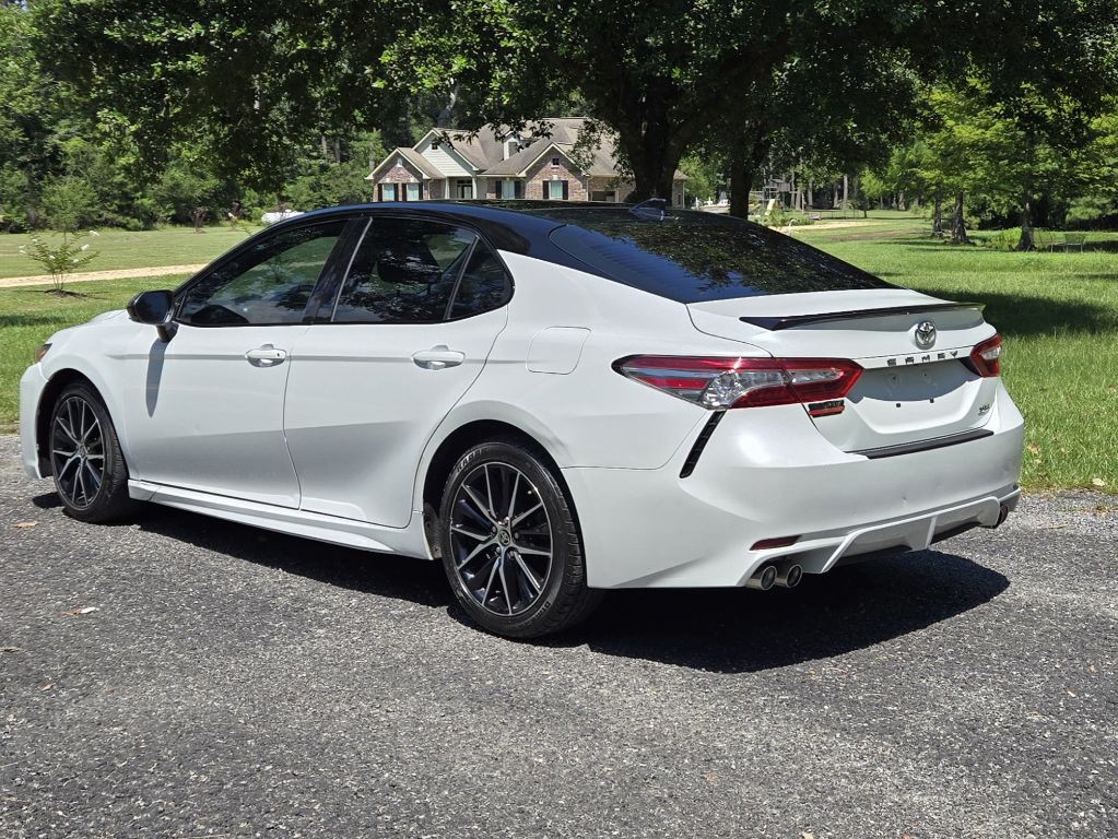 2019 Toyota Camry Image 9